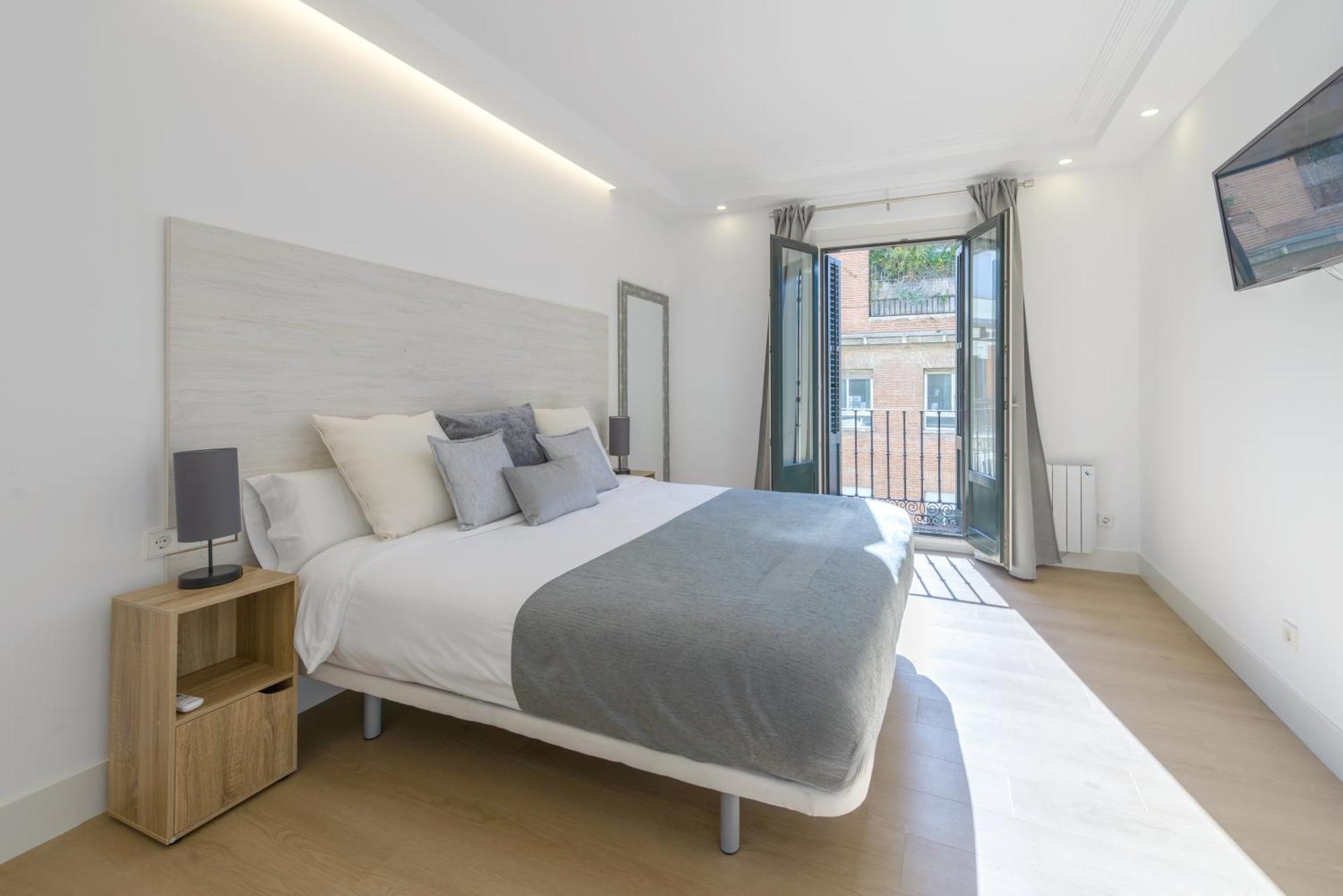 마드리드 Gran Via New 2Br 1Bth Elevator 아파트 외부 사진