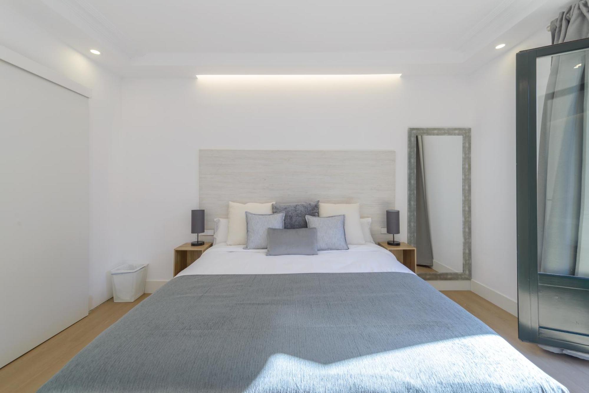 마드리드 Gran Via New 2Br 1Bth Elevator 아파트 외부 사진