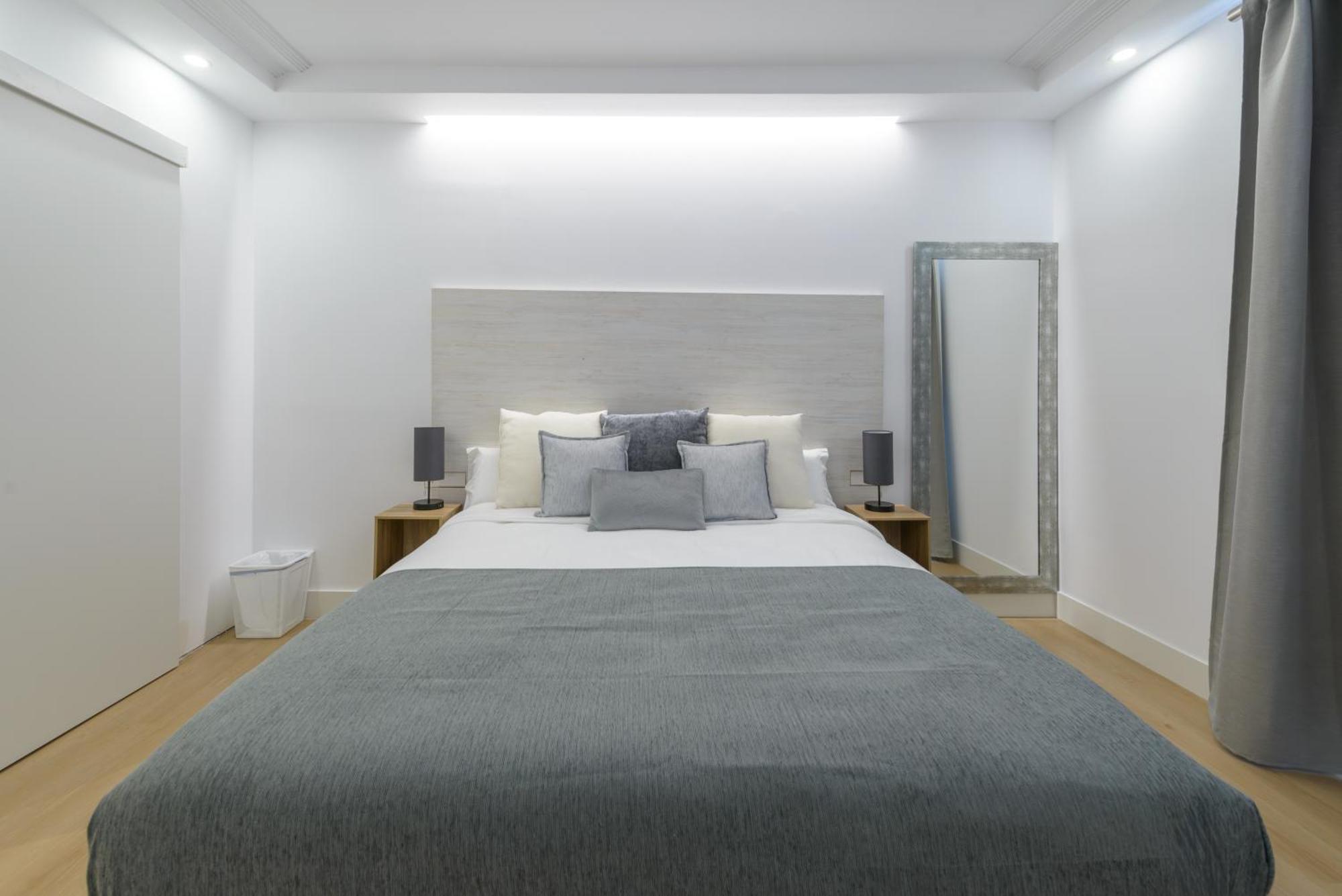 마드리드 Gran Via New 2Br 1Bth Elevator 아파트 외부 사진