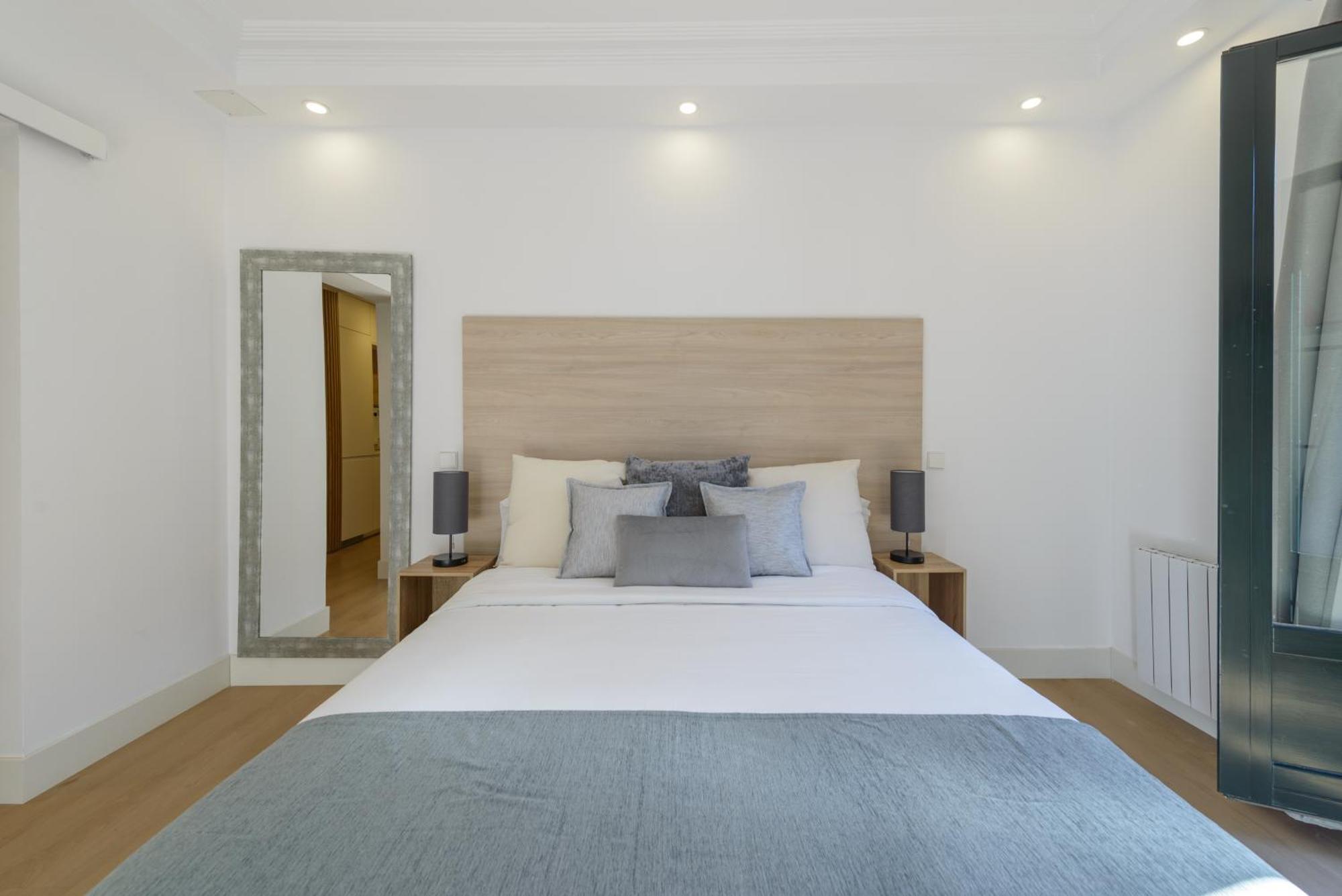 마드리드 Gran Via New 2Br 1Bth Elevator 아파트 외부 사진